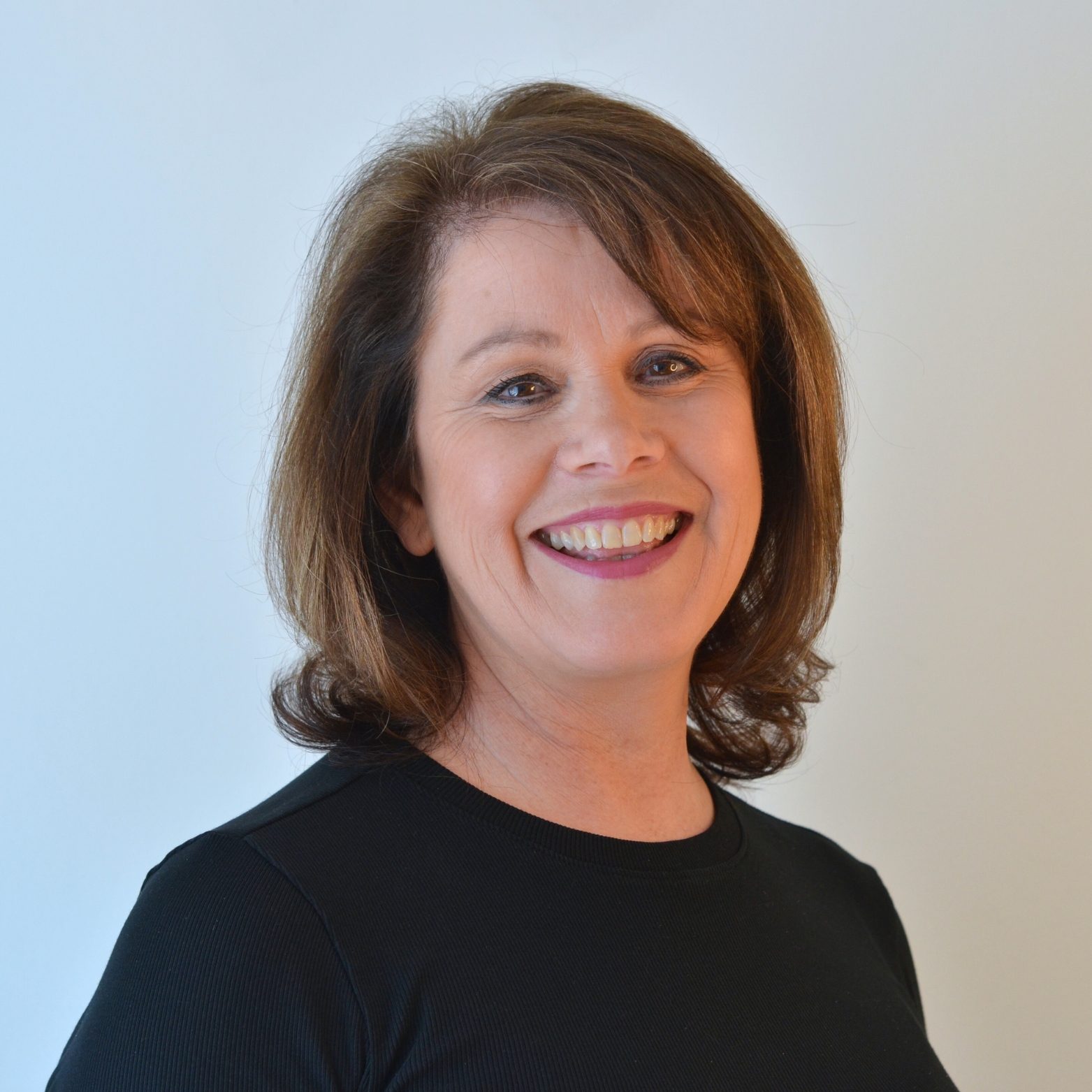 Headshot of Sandra Hughes​
